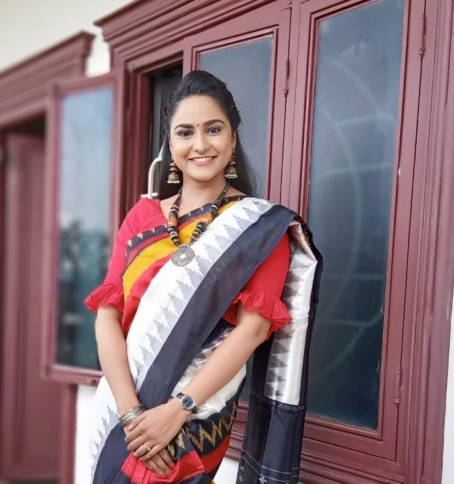 Zee Telugu Tv Anchor Kasi Annapurna In Black Saree Blouse